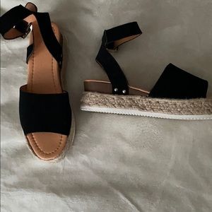 Ankle strap sandals